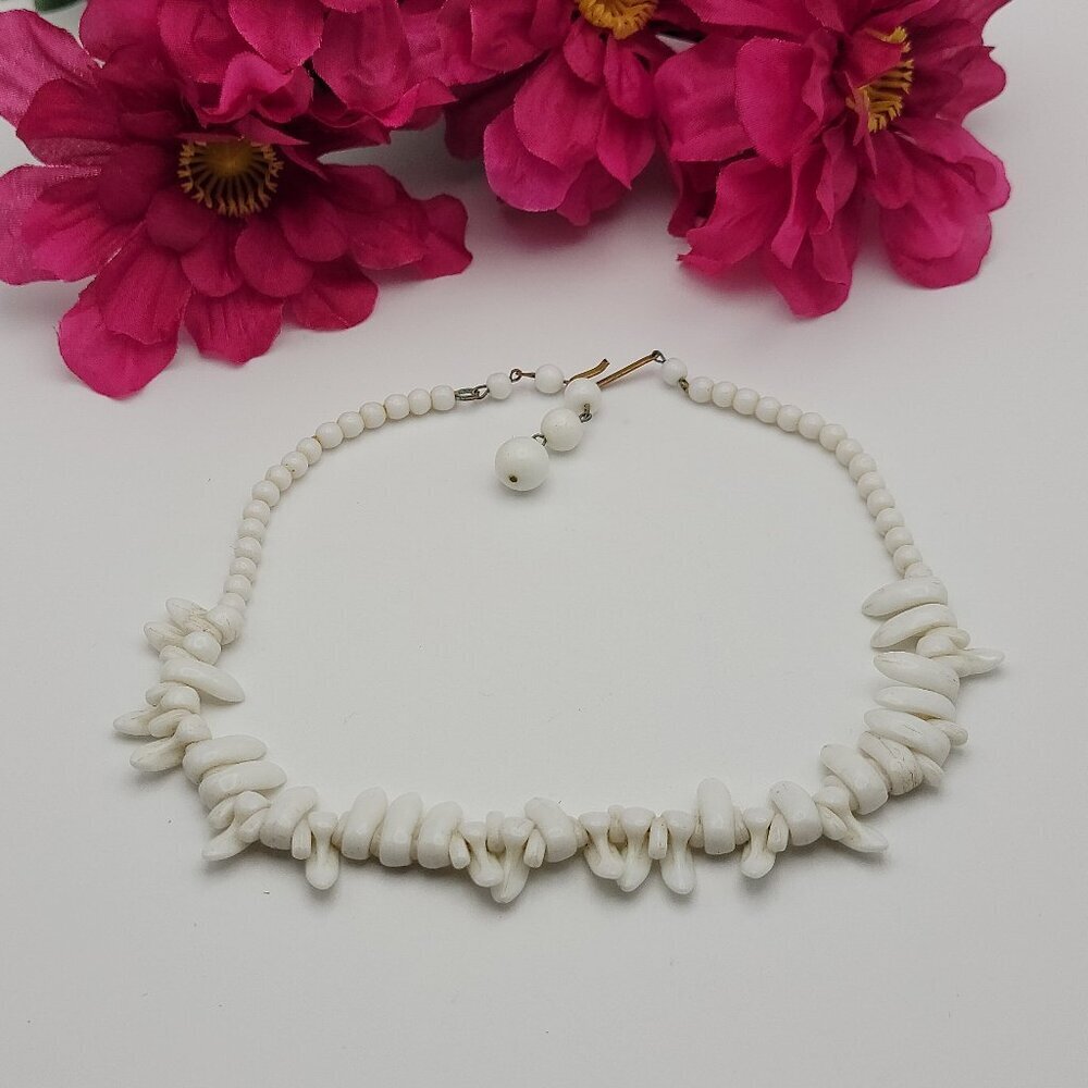 Vintage White Milk Glass Spike Beaded Tribal Choker Necklace 16.5 In Hook Clasp